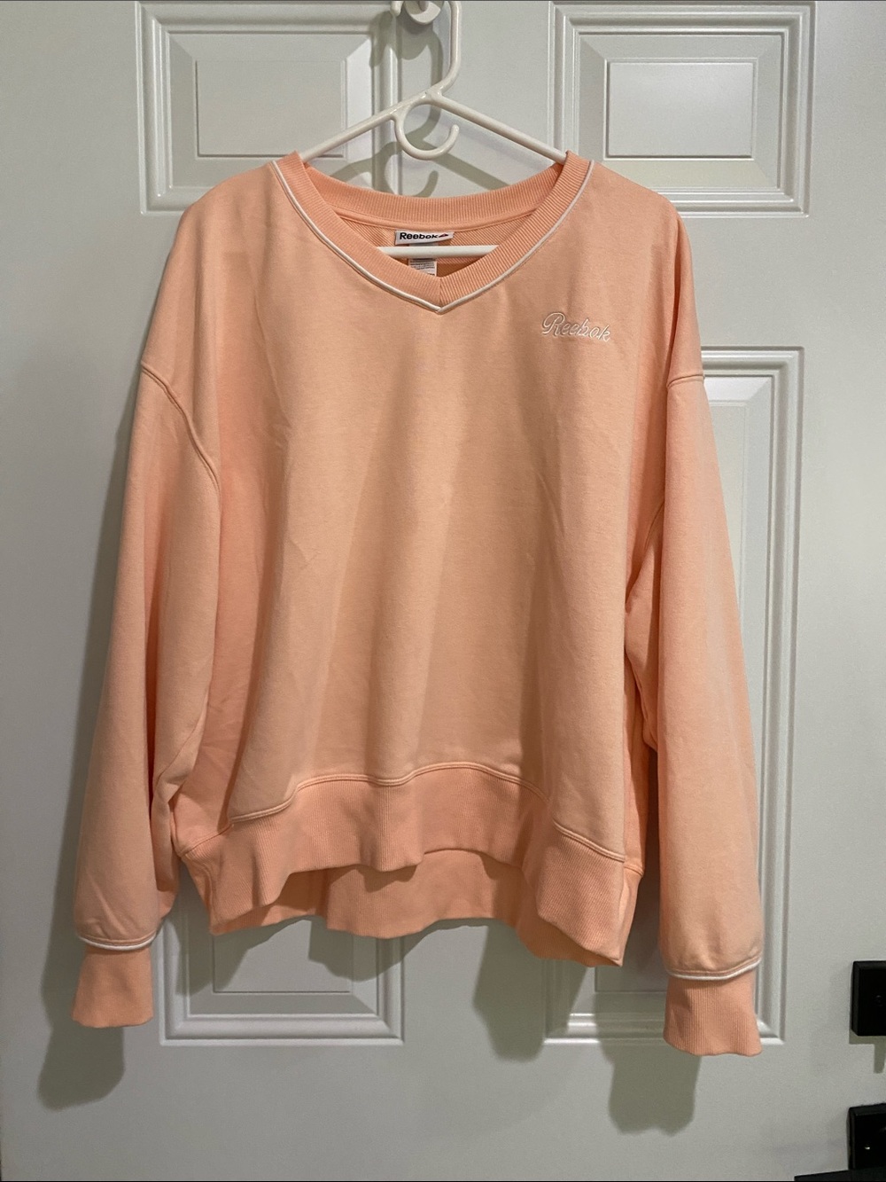 Reebok Peach V-Neck Women's Pullover